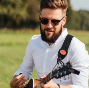  Rob Tew: Guitar